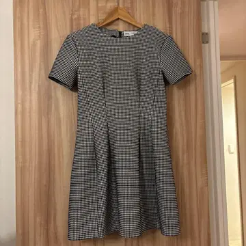 ZARA 하운드투스 패턴 미니 원피스