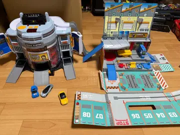 토미카 빙글빙글 변형! DX 폴리스 스테이션 미니카 포함