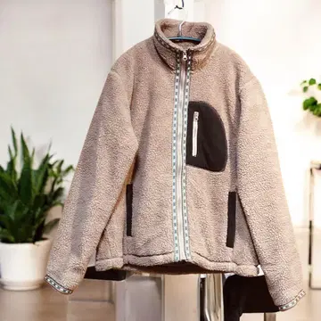 [ 미사용 새상품 택 없음 ] 베이지 플리스 자켓 LL SIZE 새상품급