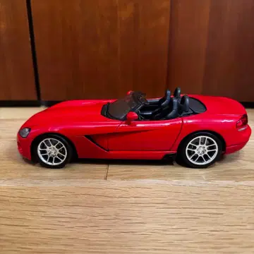 Maisto 1/18 빨간색 DODGE VIPER SRT-10
