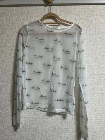 미스터 비침이 있는 긴팔 상의 F 화이트