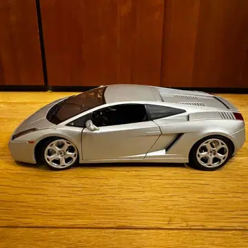 람보르기니 가야르도 실버 미니카 약 1/18 스케일