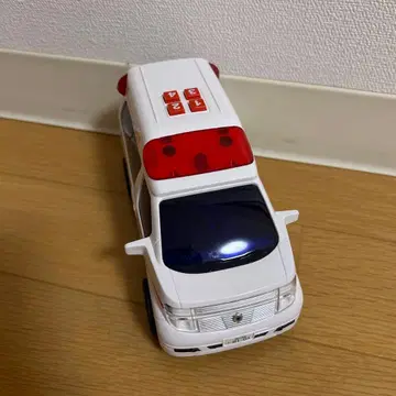 구급차 미니카 화이트