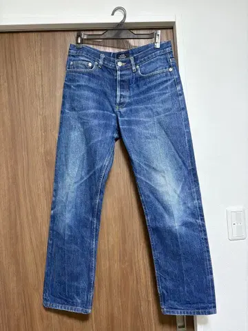 APC new standard 스트레이트 데님