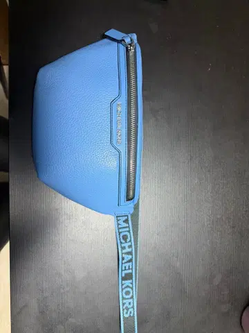 MICHAEL KORS 블루 바디백