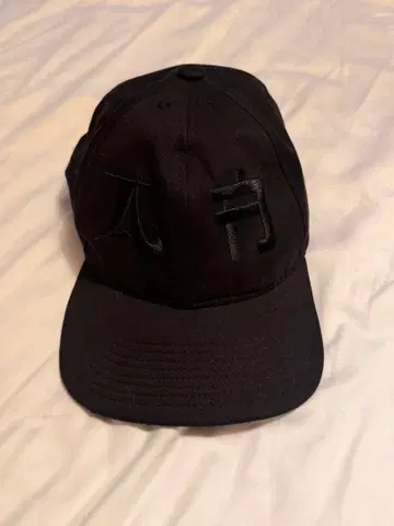 HYUKOH 낙일비차 AAA 캡 블랙