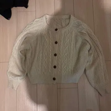 아이보리 케이블 니트 가디건