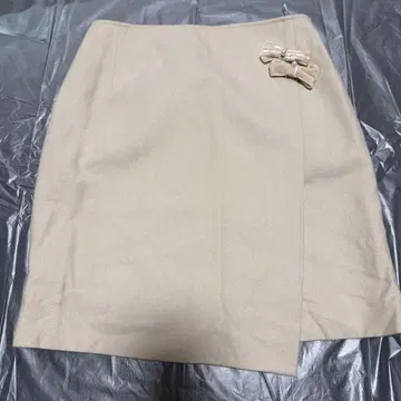 Private 베이지 타이트 스커트