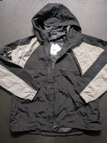 HUF 후드 부착 윈드브레이커 나일론 자켓