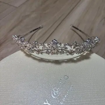 Ivory & Co. Alyssa 티아라