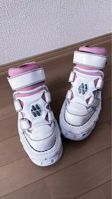 NEW ROCK 화이트 핑크 TANK 통굽 부츠 EU37