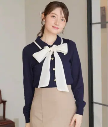 니트 스웨터 라메 리본 타이 카라 부착 니트 여성용