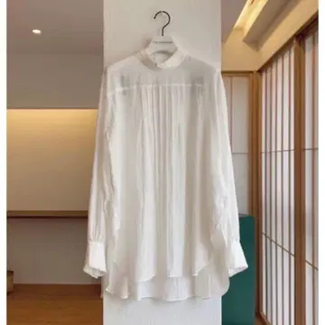 THE SHINZONE HIGH NECK FRILL BLOUSE