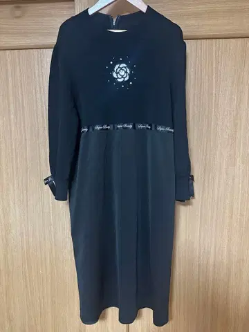 슈퍼 뷰티 superbeauty 까멜리아 원피스 44 사이즈