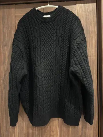 유나이티드 애로우즈 케이블 크루넥 니트 네이비 새상품급