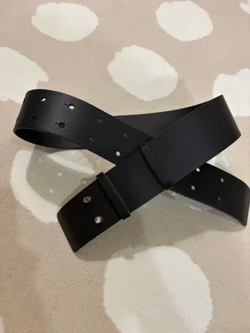 COS 블랙 가죽 벨트