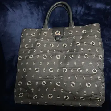 헌팅월드 토트백 블랙 베이스 화이트 무늬 빅