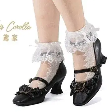 앤티크풍 프레임 모티브 리본 스트랩 천연 가죽 펌프스