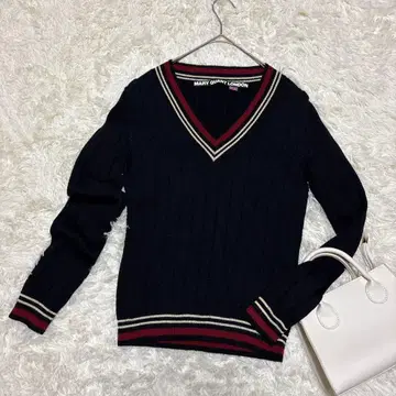 [ 마리콴트 ] LONDON 울 100% V넥 스웨터 니트