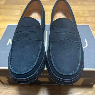 MANEBU 블랙 로퍼