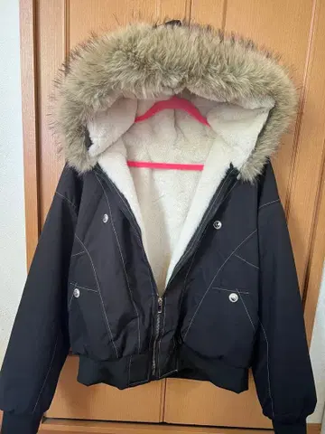 퍼 후드 다운 자켓 블랙