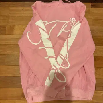 스토푸리 사토미 후드티