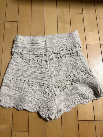 니트 레이스 편직 숏팬츠 화이트