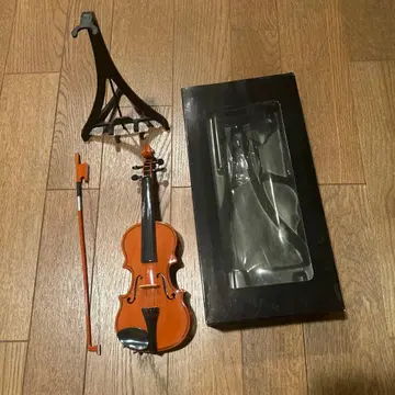 완구 인테리어 바이올린