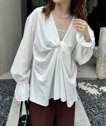 화이트 백산 블라우스 mystic