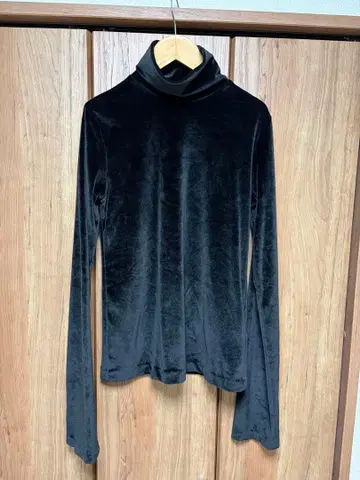 LE CIEL BLEU 블랙 터틀넥