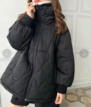 moment+ 카라 보아 지퍼 퀼팅 블루종