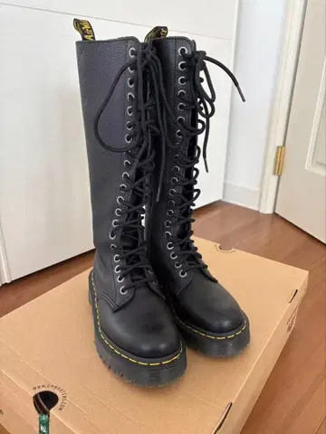 닥터 마틴 블랙 롱 부츠