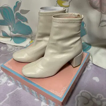 프라이빗 라벨 화이트 부츠 LL 사이즈 새상품