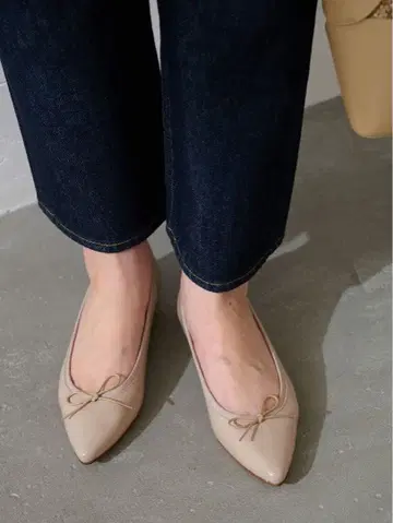 LE TALON 포인트 토 발레 슈즈 베이지