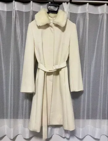 [ 몇 회 착용 ] 롱 코트 화이트