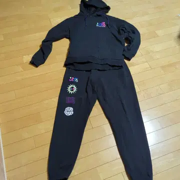 언더아머 후디와 팬츠 세트 블랙