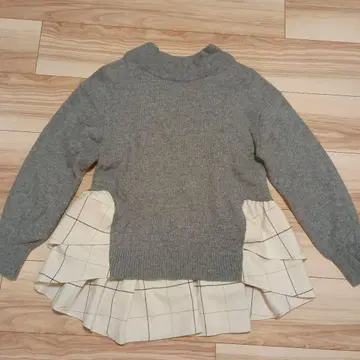 그 프릴 스웨터