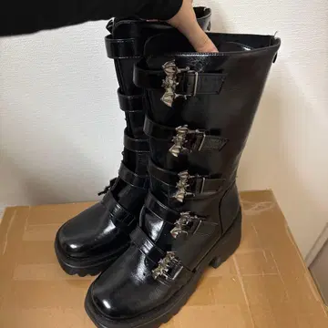 버클 장식 블랙 롱 부츠