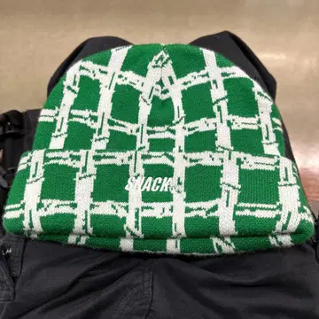 SNACK BAMBOO 체크 무늬 니트 모자