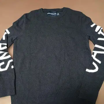 Calvin Klein Jeans 블랙 긴팔 스웨터