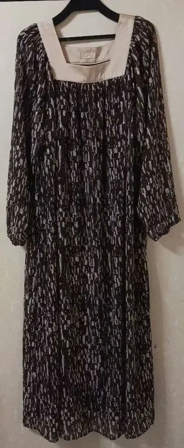 Bab 사이즈 38 브라운과 화이트의 롱 원피스