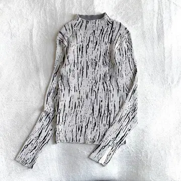 [ 새상품급 ] FRAY I.D 패턴 리브 니트 사계절 활약 신축성 있음