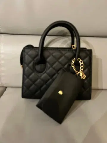 블랙 퀼팅 숄더백