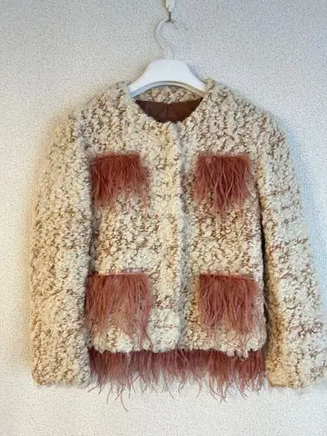 [ 새상품급 ] AINEA 아이네아 노카라 트위드 퍼 자켓 베이지 핑크