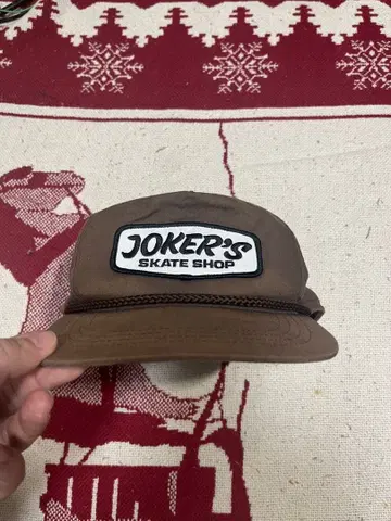 JOKER'S SKATE SHOP 트래커 캡 페이드