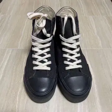 RNA 여성용 블랙 통굽 하이컷 스니커즈