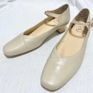 [ 미사용급 ] 히미코 워터 마사지 스트랩 가죽 펌프스 베이지