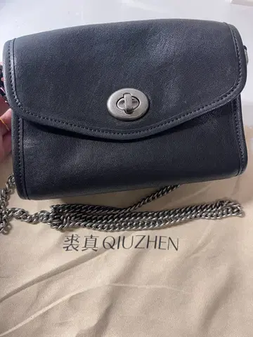 QIUZHEN 블랙 가죽 숄더백