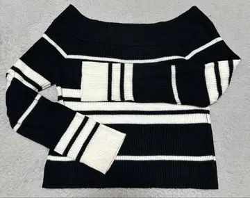 리젝시 보더 오프숄더 니트