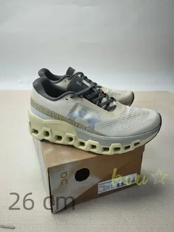 [ 새상품급 ] On 몬스터 2 스니커즈 베이지 26cm.